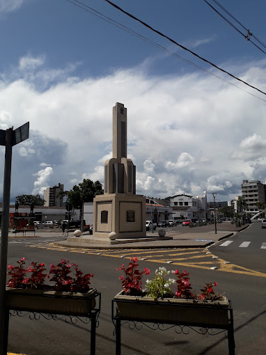 O monumento do centenário está sendo removido